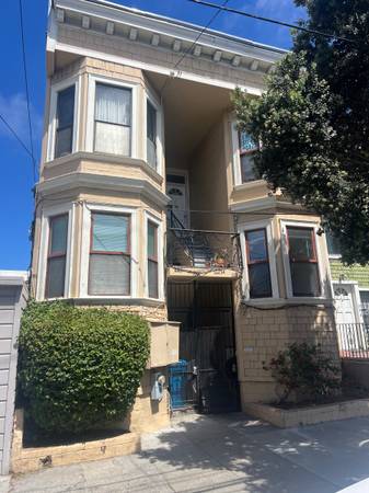 Listing photo 1 of 5