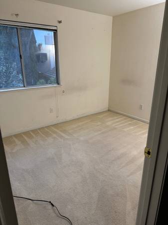 Listing photo 1 of 3