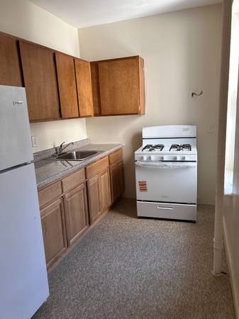 Listing photo 1 of 5