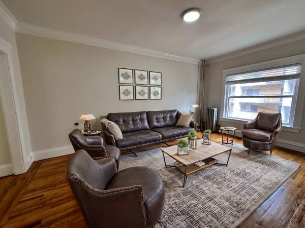 Listing photo 1 of 5