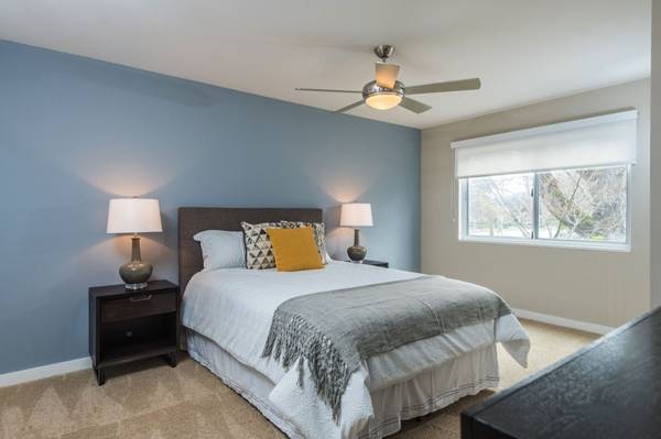 Listing photo 1 of 5