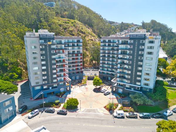 Listing photo 1 of 5