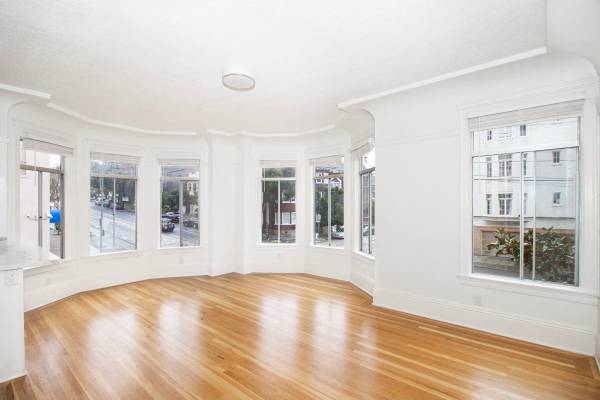Listing photo 1 of 5