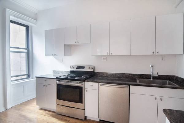 Listing photo 1 of 5