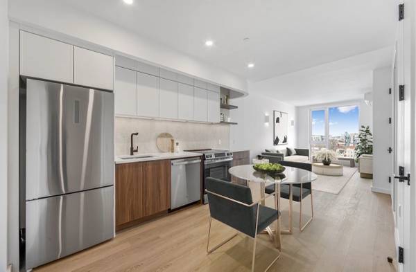 Listing photo 1 of 5