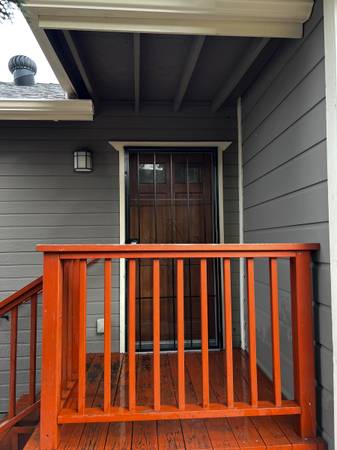 Listing photo 1 of 5