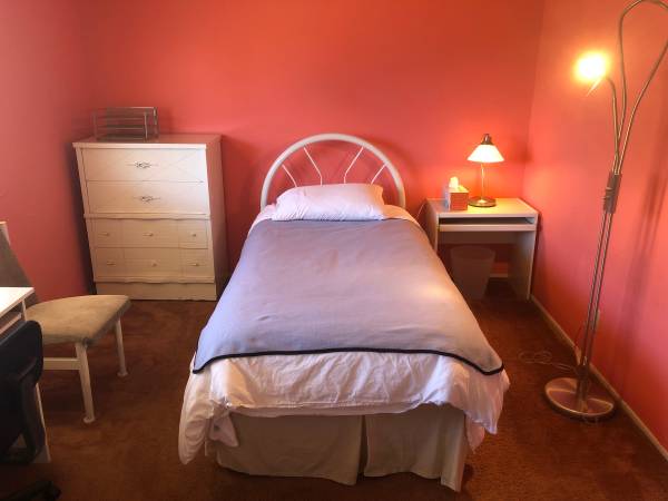 Listing photo 1 of 4