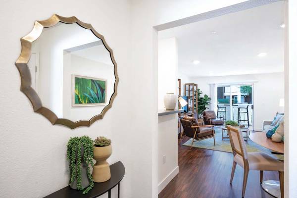 Listing photo 1 of 5