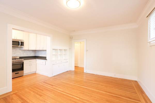 Listing photo 1 of 5