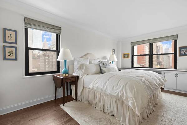 Listing photo 1 of 4