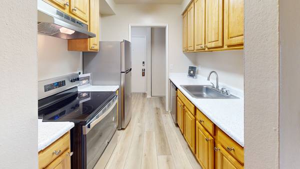 Listing photo 1 of 5