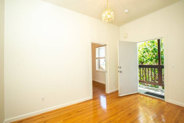 Listing photo 1 of 5