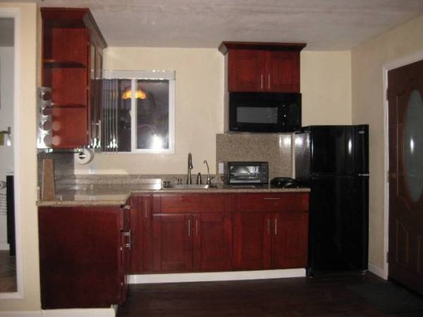 Listing photo 1 of 5