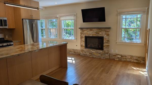 Listing photo 1 of 5