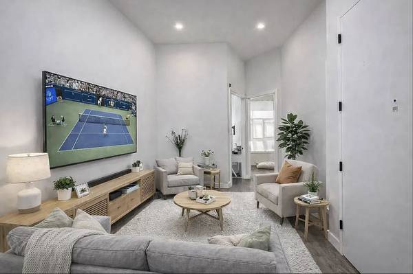 Listing photo 1 of 5