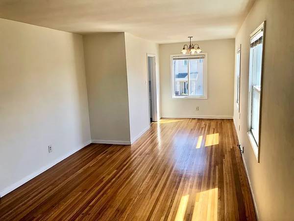 Listing photo 1 of 5