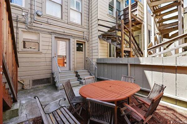 Listing photo 1 of 5