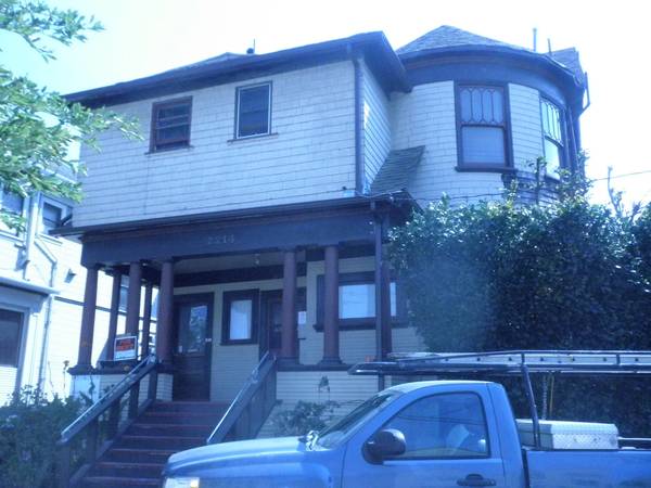 Listing photo 1 of 5