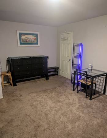 Listing photo 1 of 4