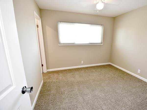 Listing photo 1 of 5