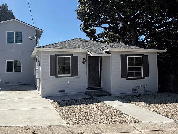 Listing photo 1 of 5