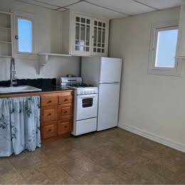 Listing photo 1 of 3