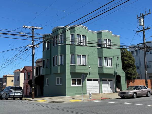 Listing photo 1 of 5