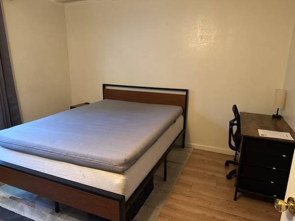 Listing photo 1 of 5