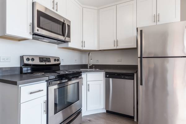 Listing photo 1 of 5