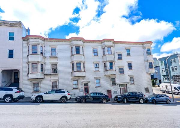 Listing photo 1 of 5