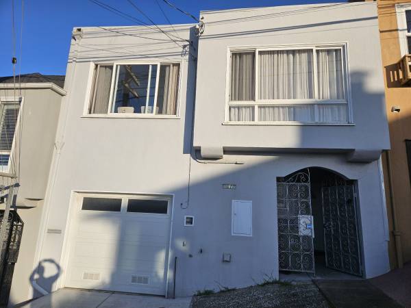 Listing photo 1 of 5