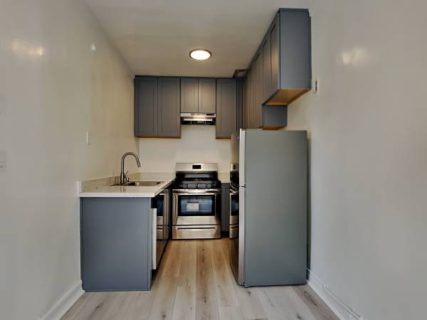 Listing photo 1 of 5