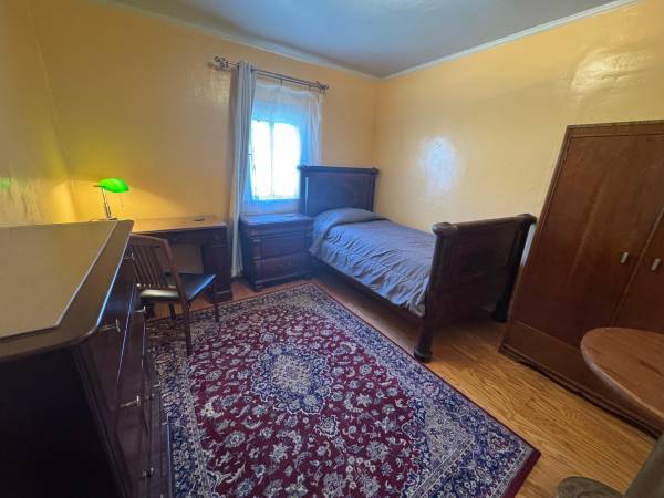 Listing photo 1 of 5