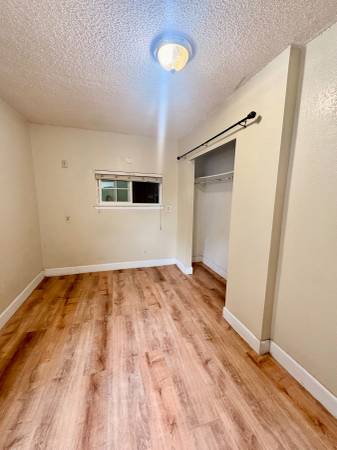 Listing photo 1 of 4