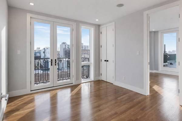 Listing photo 1 of 5