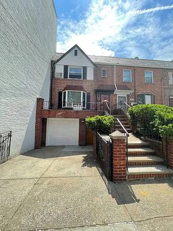 Listing photo 1 of 5