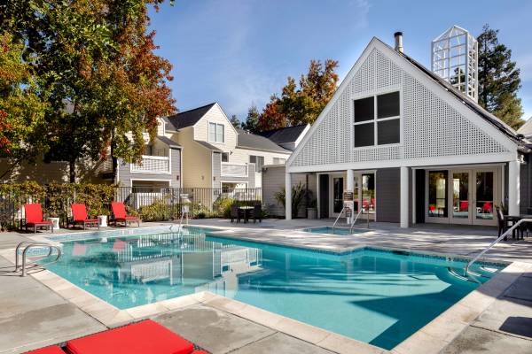 Listing photo 1 of 5