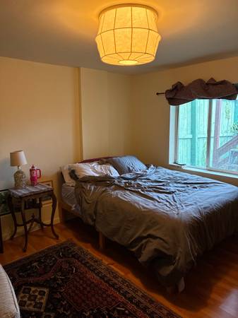 Listing photo 1 of 5