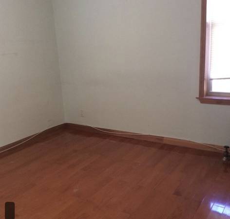 Listing photo 1 of 2