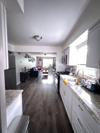 Listing photo 1 of 5