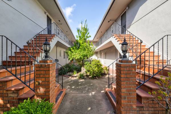 Listing photo 1 of 5