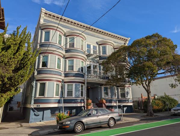 Listing photo 1 of 5