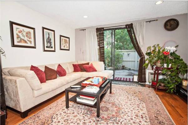 Listing photo 1 of 3