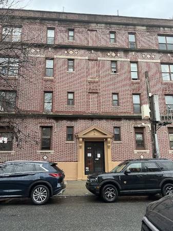 Listing photo 1 of 5