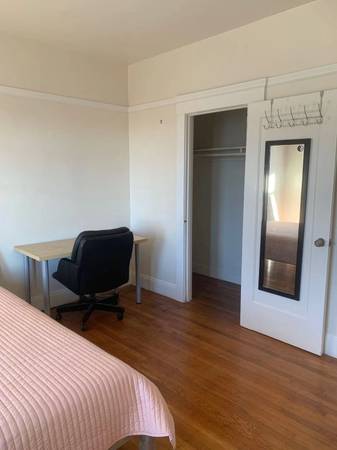 Listing photo 1 of 2