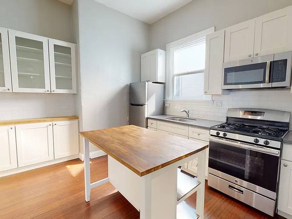 Listing photo 1 of 5