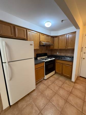 Listing photo 1 of 5