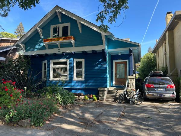 Listing photo 1 of 5