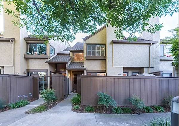 Listing photo 1 of 5