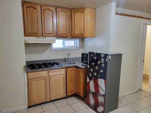 Listing photo 1 of 5